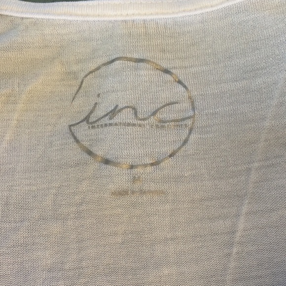 White cold shoulder top - Picture 6 of 10